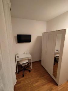 TV a/nebo společenská místnost v ubytování Cosy Room Zagreb