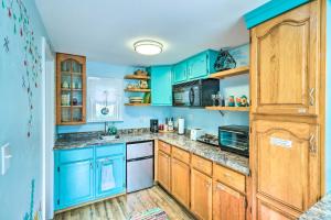 Gallery image of Unique and Cozy Arden Cabin, 6 Mi to Blue Ridge Pkwy in Arden