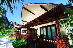 Zahrada ubytování Aonang Phu Petra Resort, Krabi - SHA Plus
