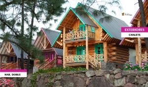 un modelo de cabaña de madera en Bellotas Resort, en Surutato