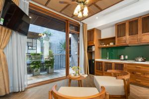 Nhà bếp/bếp nhỏ tại VernalHome Boutique Danang