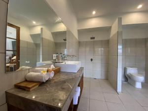 Ванная комната в Luxury Villa Ada Padi Ubud one bed room