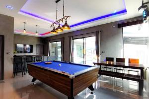 Gallery image of Lounge in Loft HuaHin Pool Villa บ้านพักในหัวหิน in Ban Wang Bot