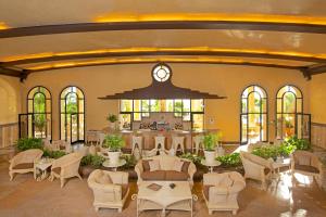 JOIA El Mirador by Iberostar -Adults Only餐厅或其他用餐的地方