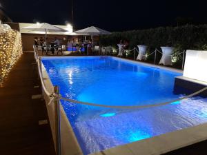 Bazén v ubytování Sicilia Hotel Spa nebo v jeho okolí
