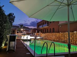 Bazén v ubytování Sicilia Hotel Spa nebo v jeho okolí
