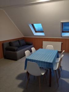 Posedenie v ubytovaní Apartman Pávai-Silye