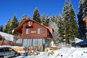 Boutique Hotel Shale during the winter