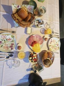 Možnosti snídaně pro hosty v ubytování Bed & Breakfast Bloemen Vertellen