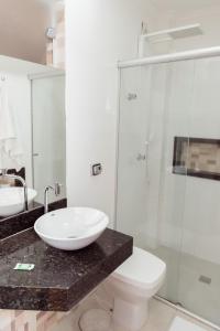 A bathroom at Castelar Novo Hotel