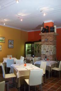 مطعم أو مكان آخر لتناول الطعام في L'Angolo di Rosina