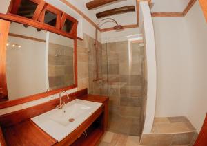 ห้องน้ำของ Hotel Marquesa de Pinares