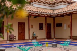 Swimming pool sa o malapit sa Hotel Marquesa de Pinares
