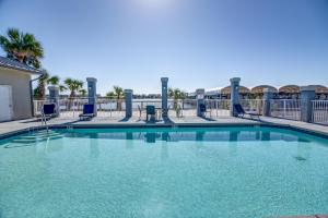 Bazén v ubytování Seabreeze Inn - Fort Walton nebo v jeho okolí