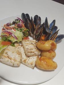 Gallery image of Friday Island in Langebaan