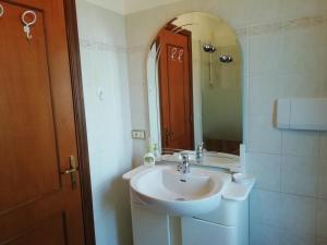 Een badkamer bij Casa Benera