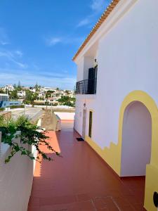 une vue depuis le balcon d'une maison dans l'établissement Casadaluz 18, à Luz
