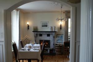 Restoran ili drugo mesto za obedovanje u objektu Manoir Bonpassage