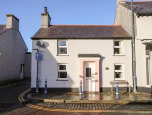 Gallery image of Corner Cottage in Cemaes Bay