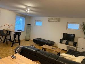 Zdjęcie z galerii obiektu Schönes Apartment mit Terrasse, mitten im Grünen Stattegg w mieście Stattegg