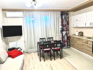 Kuchnia lub aneks kuchenny w obiekcie Apartament 48m w centrum Grójca