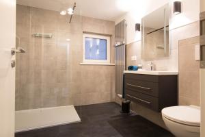 Ванна кімната в Luxury Zweibrücken