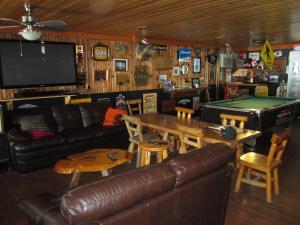 A seating area at Log Inn & Pub