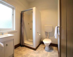 Koupelna v ubytování Kermandie Hotel