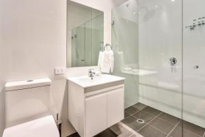 Ванная комната в Meridian Hotel Hurstville