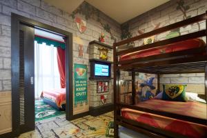 Letto o letti in una camera di Legoland Malaysia Hotel