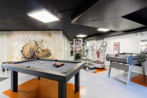 Fitnesscentret og/eller fitnessfaciliteterne på Villa d'exception à Saint Désirat avec piscine privée