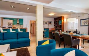 Posedenie v ubytovaní Luxury villa Fura on Hvar, heated pool
