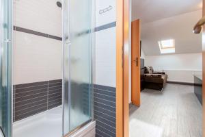 Kúpeľňa v ubytovaní Luxury villa Fura on Hvar, heated pool