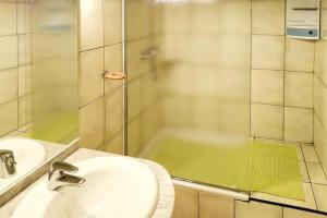 Bilik mandi di Villa charmante à Fayence avec piscine privée +10 gambar
