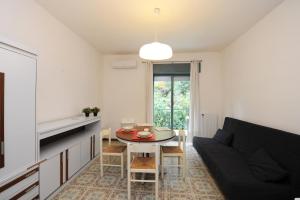 Seating area sa One bedroom apartement at Maiori 50 m away from the beach with furnished balcony and wifi