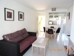 Ruang duduk di Cozy Apartment in Dénia