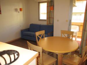 Posezení v ubytování Studio moderne avec balcon – Saint-Raphaël – 25 m² – Parking