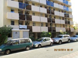 Budova, kde se apartmán nachází + 5 fotografií