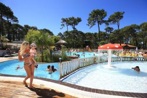 The swimming pool at or close to Camping Campéole Plage Sud - Maeva