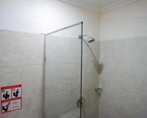 Phòng tắm tại RedDoorz Plus @ Hotel Asih UNY