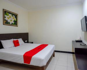 TV/trung tâm giải trí tại RedDoorz Plus @ Hotel Asih UNY