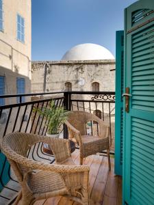 En balkon eller terrasse på Daya - Old City Acre