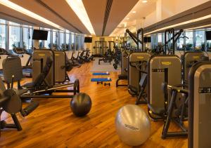 Centrul de fitness și/sau facilități de fitness de la Address Dubai Mall Residence - Studio and 1 Bedroom apartments by The S Holiday Homes