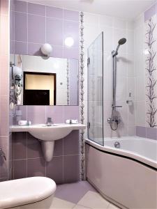 Kylpyhuone majoituspaikassa Skerzzo Guesthouse
