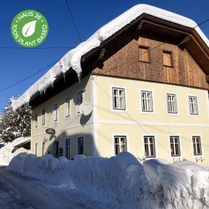 Haus 26 Weißbriach að vetri til