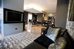 TV a/nebo společenská místnost v ubytování Sundance Hotel Istanbul