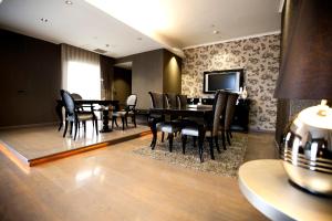 TV a/nebo společenská místnost v ubytování Sundance Hotel Istanbul
