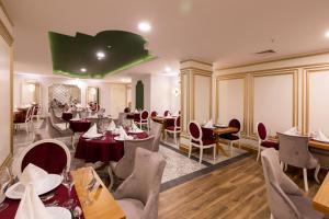 A restaurant or other place to eat at Narcia Resort Side - Ultra All Inclusive