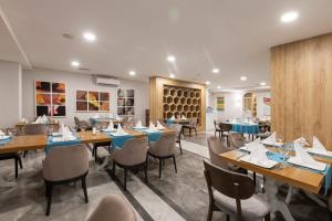 A restaurant or other place to eat at Narcia Resort Side - Ultra All Inclusive