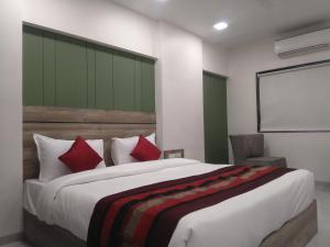 Gallery image of HOTEL INDUS INN in Pune